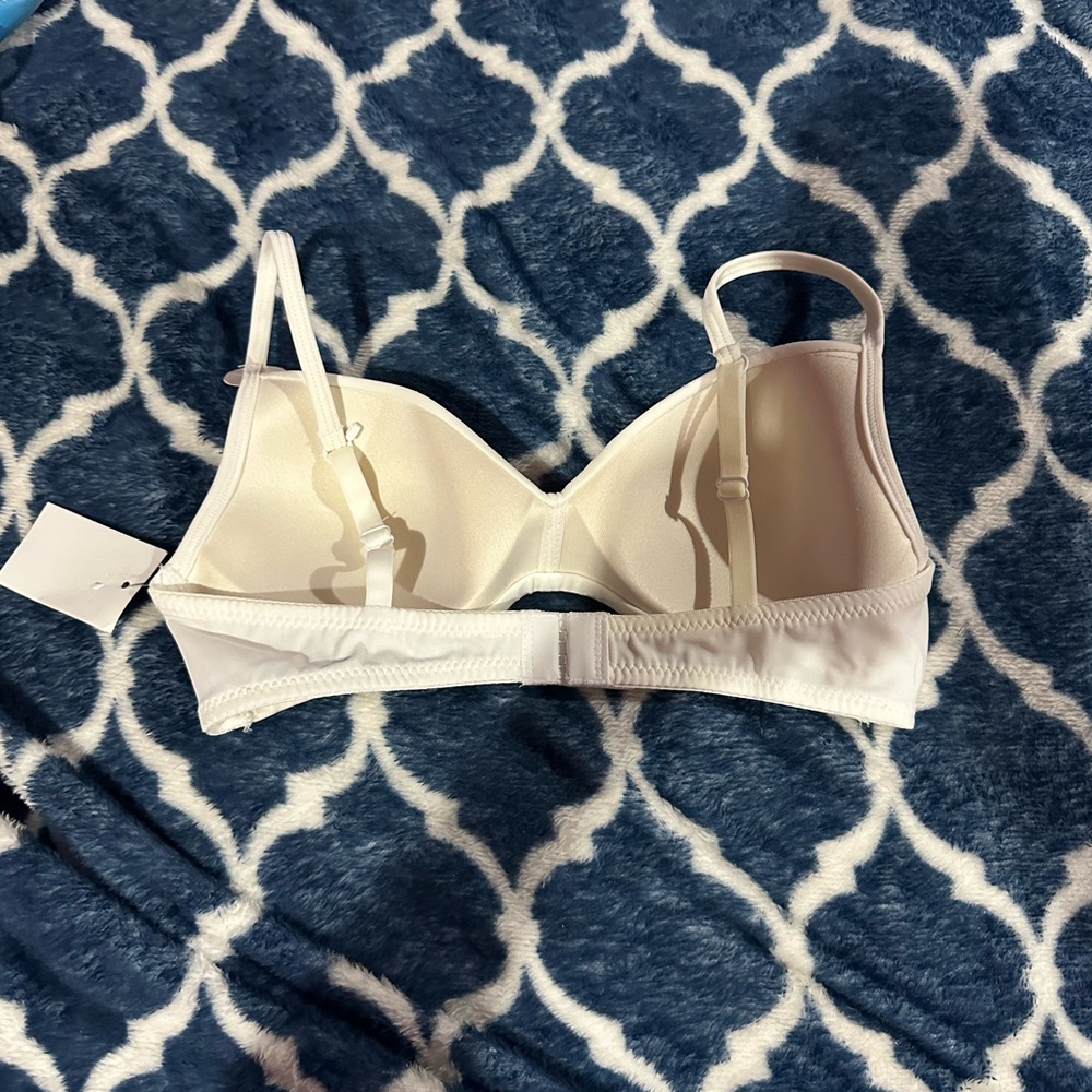 Bra - Picture 2 of 4